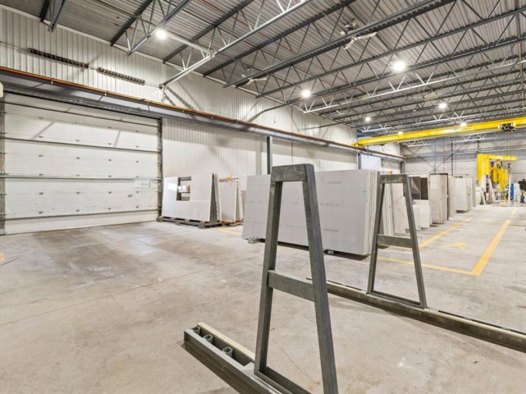 Industrial building for sale