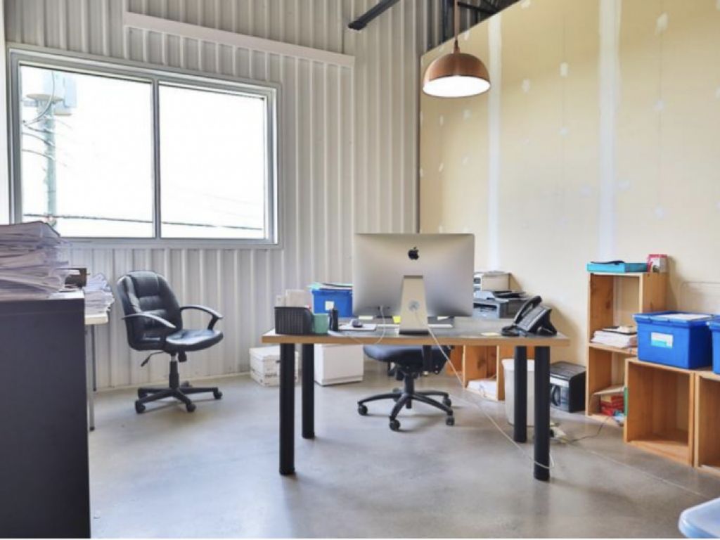 Great space Industrial and/or Commercial - Showroom - Office Space for Rent