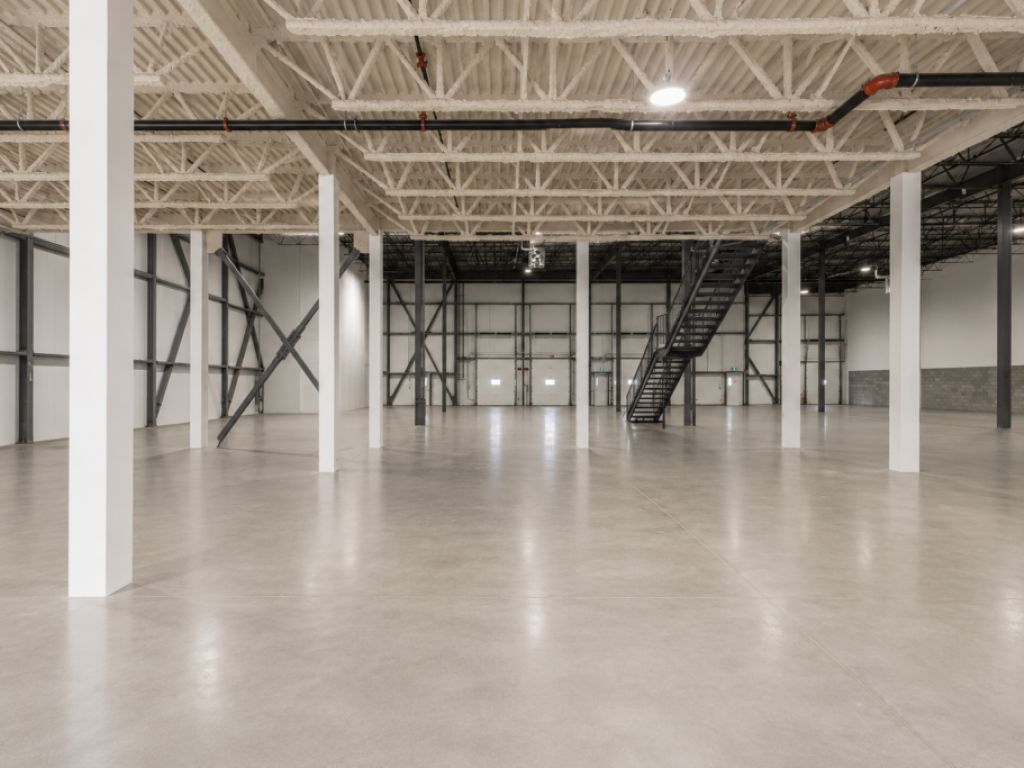 Industrial Space for Rent of 22 560 sq. ft. | | Laval