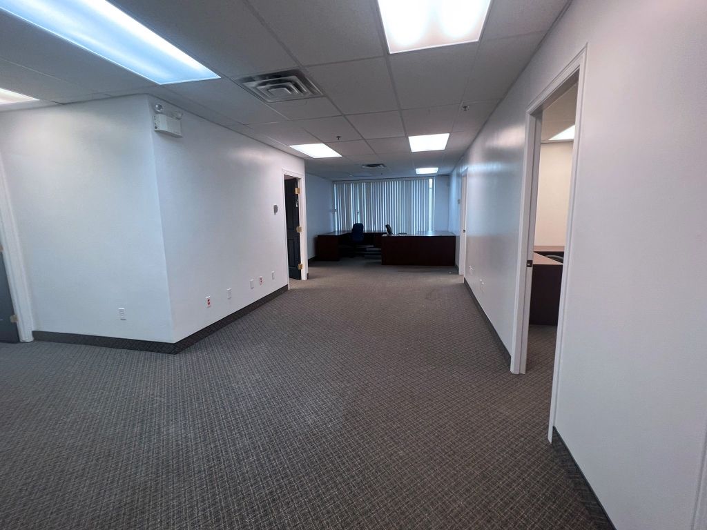 Bureaux  louer 2000  3000 pc 2e tage Brossard