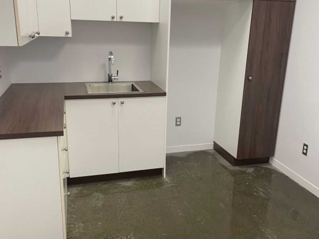 Bureaux r�nov�s 1198 p.c. � louer dans Mtl-Nord!