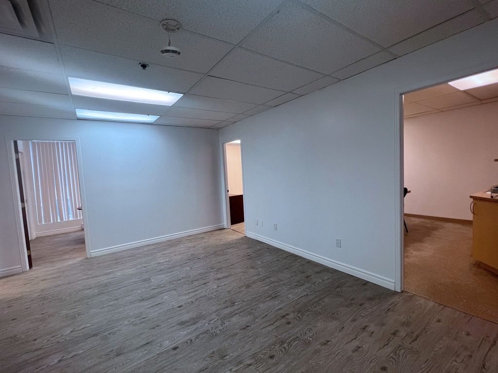 Offices for rent 2,000 to 3,000 sqft 2nd floor Brossard