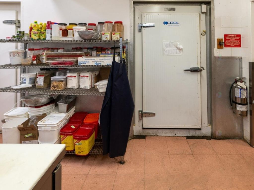 Restaurant dj. dner, souper Apportez votre vin