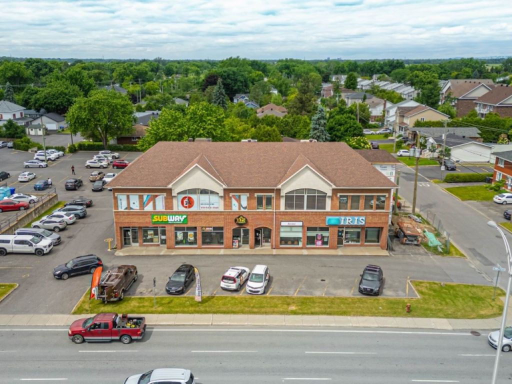 Office for rent - 1000 to 3000 sqft - Sought-after area in Chambly