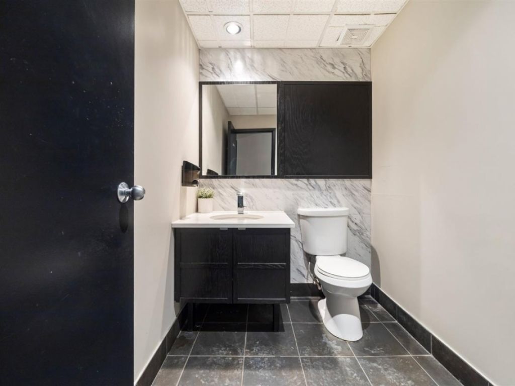 Espace bureau � louer � 4150 Boul. St-Martin O., local 202, Laval (Chomedey)