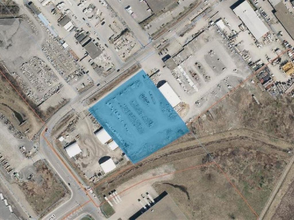 Terrain � louer - 190 Boul. Bellerose O.