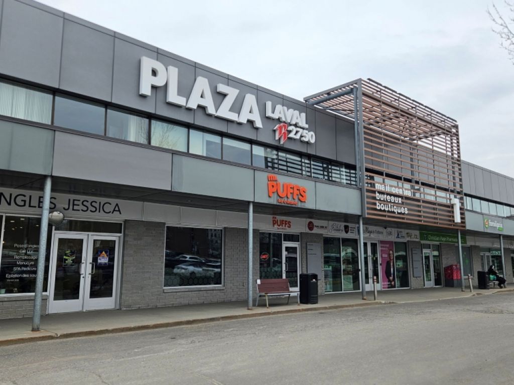 Bureau 220 - Plaza Laval  Ste-Foy