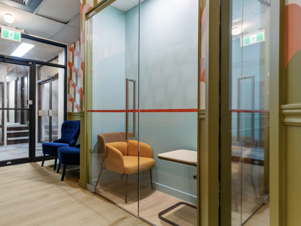 ESPACE DE COWORKING MODERNE  LOUER