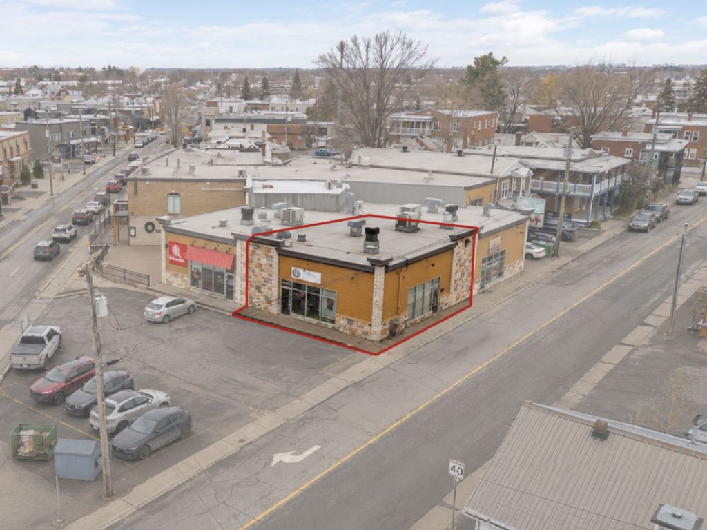 Corner retail unit for rent