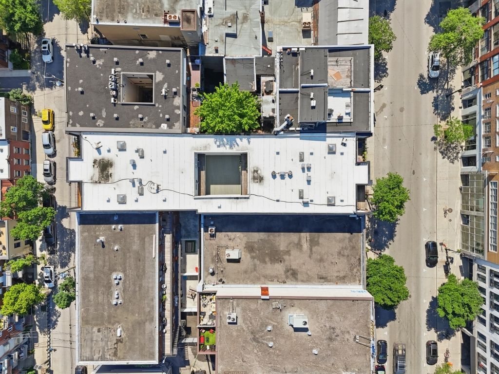 4,110 sq. ft. Commercial Space for Sale in Plateau-Mont-Royal