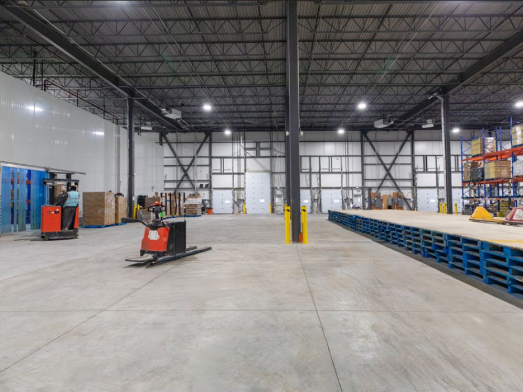 INDUSTRIAL WAREHOUSE FOR RENT, CANDIAC - 12,395 TO 55,934 ft2