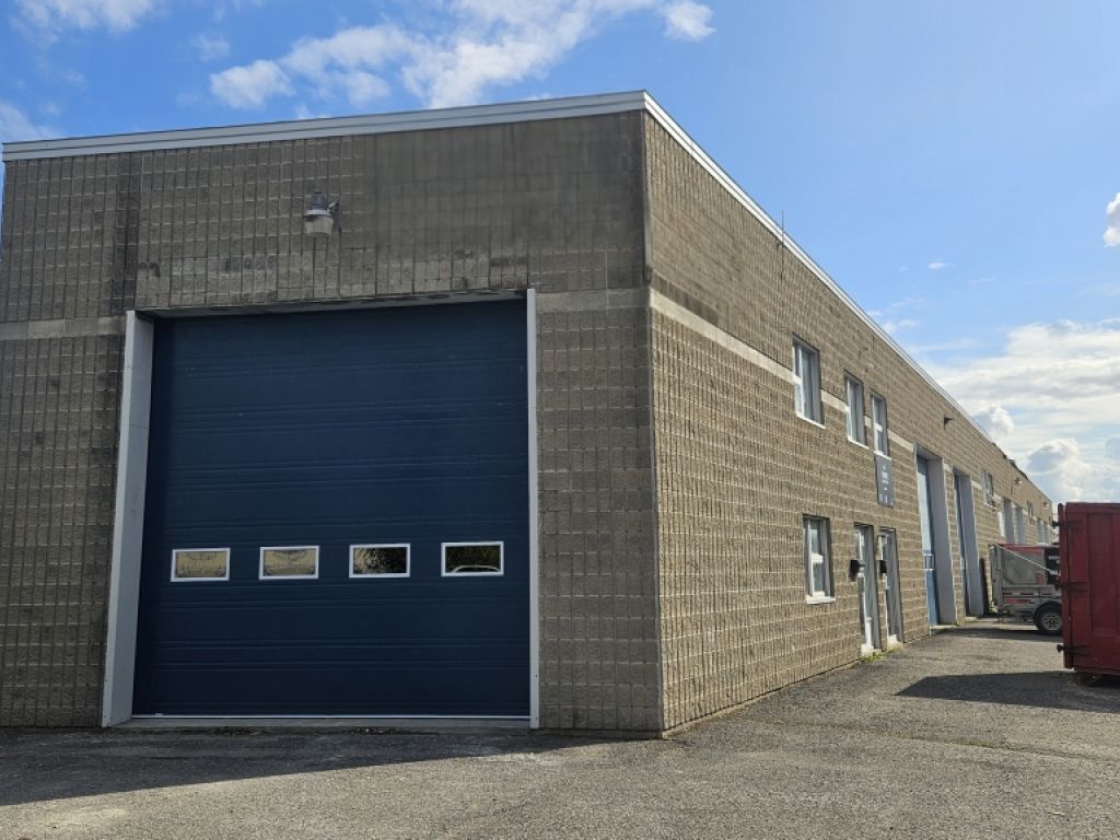 PETIT LOCAL INDUSTRIEL - LEBOURGNEUR