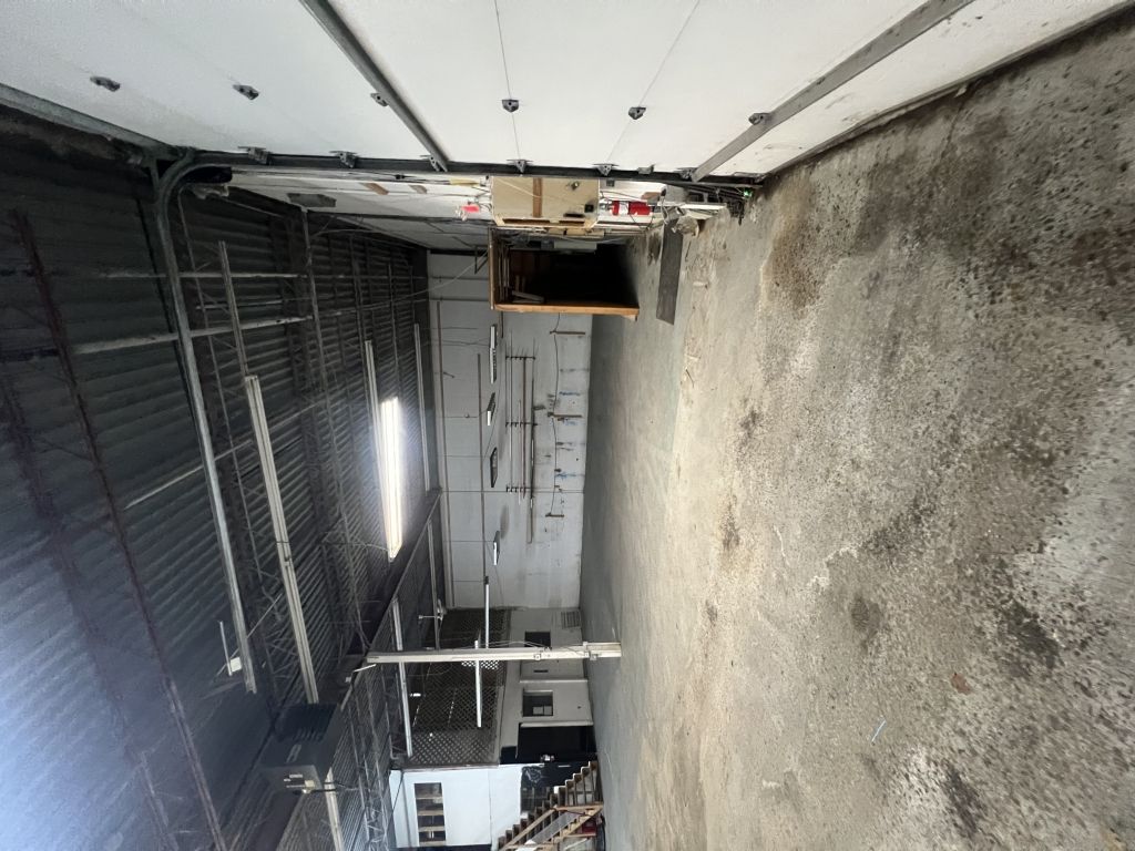 3,000 sq. ft. commercial unit for rent, Sainte-Julie, $5,995