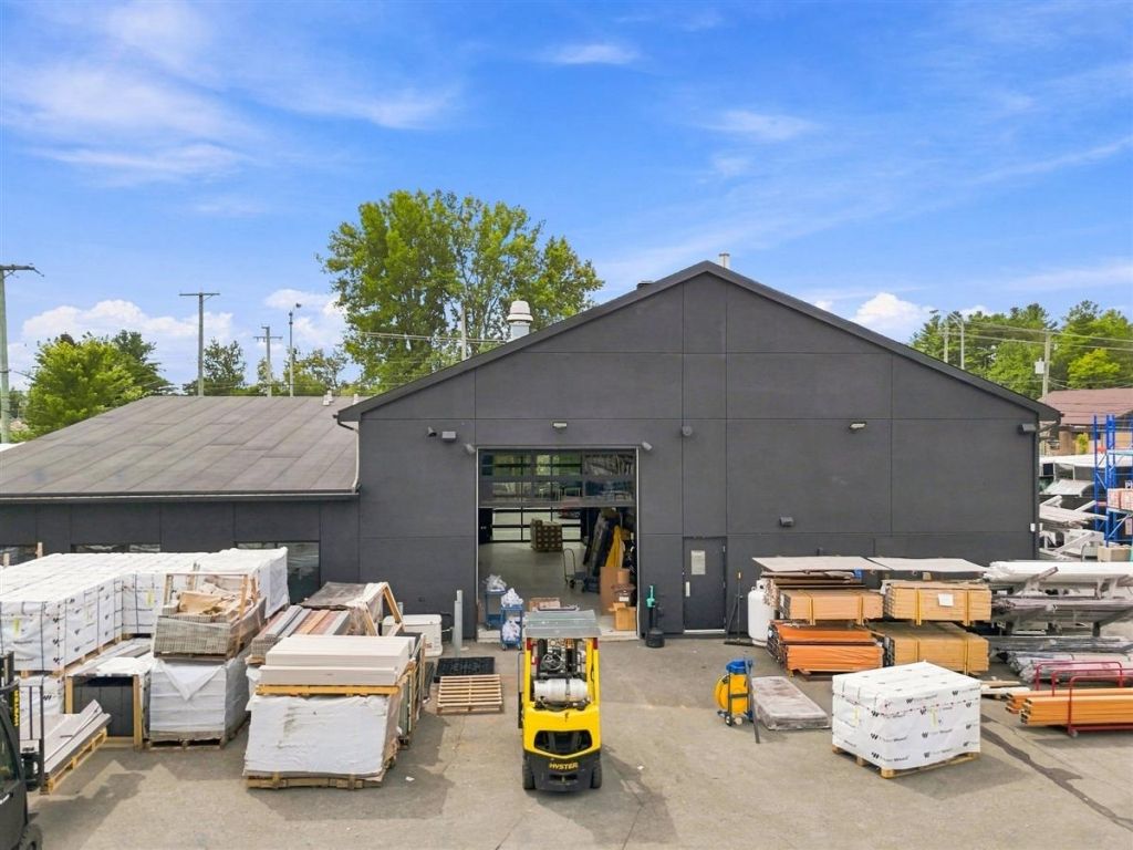 B�tisse commerciale/Bureau � vendre