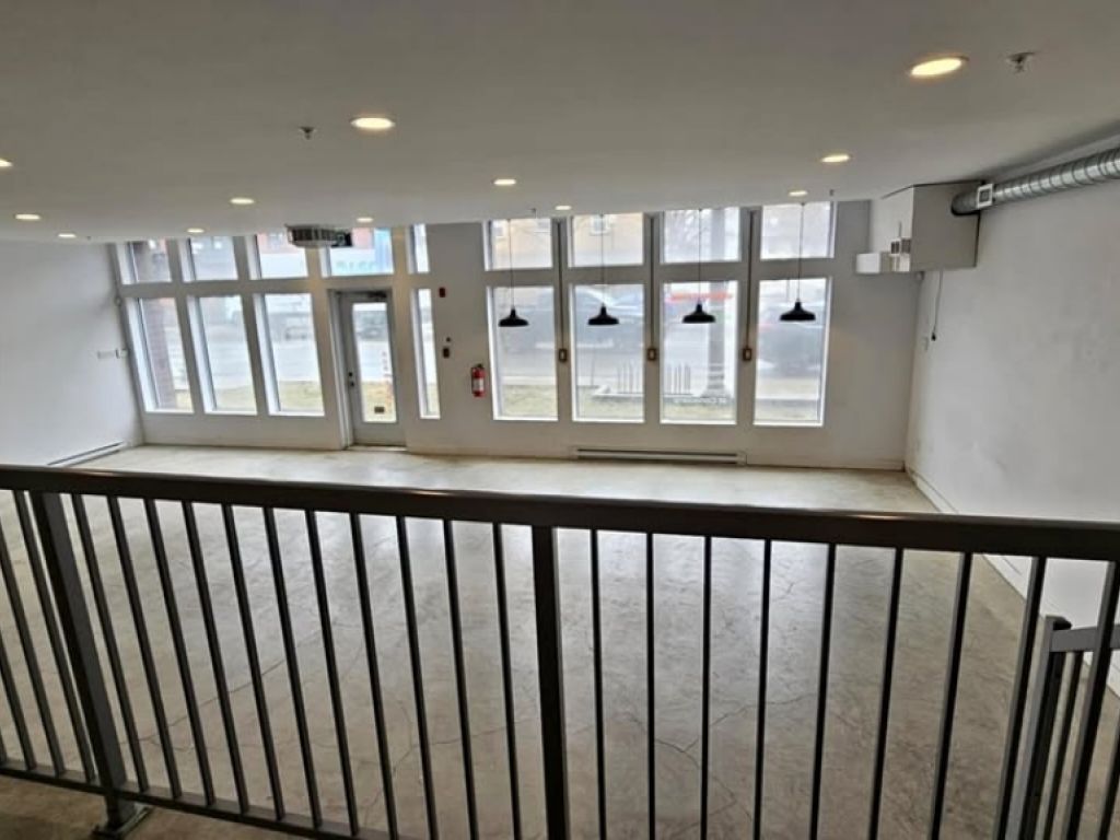 Commercial office - 440 bd Charest Ouest