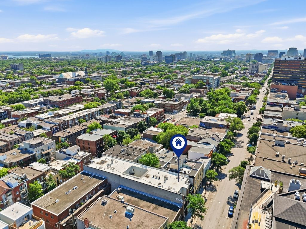 4,110 sq. ft. Commercial Space for Sale in Plateau-Mont-Royal