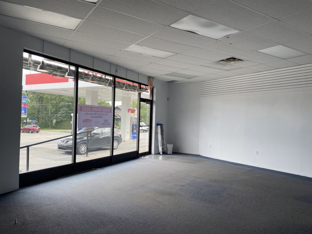 SPACE FOR RENT |1 740 SF | Paul-Desruisseaux, Sherbrooke