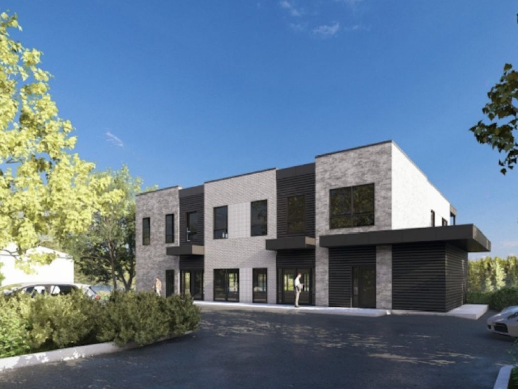 Espace commerciale � louer - 2100 pi2  (Pr�s du projet Lumicit�)