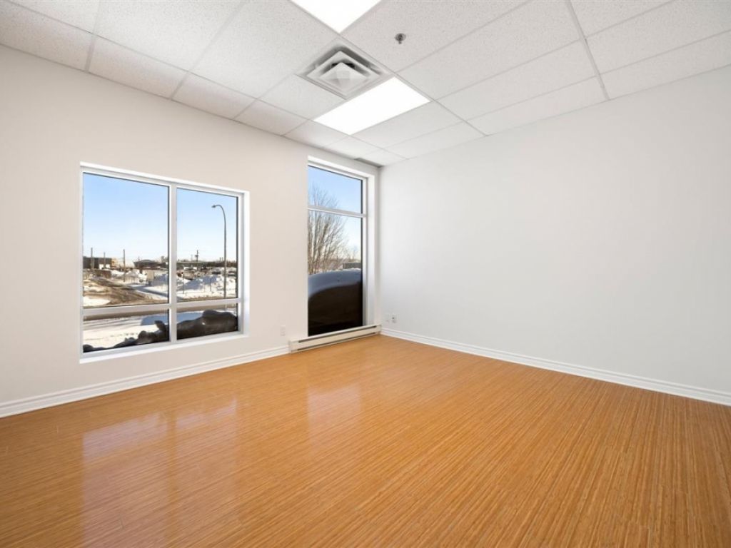 Espace bureau � louer � 1550 Rue Bernard-Lefebvre, local 100, Laval (Duvernay)