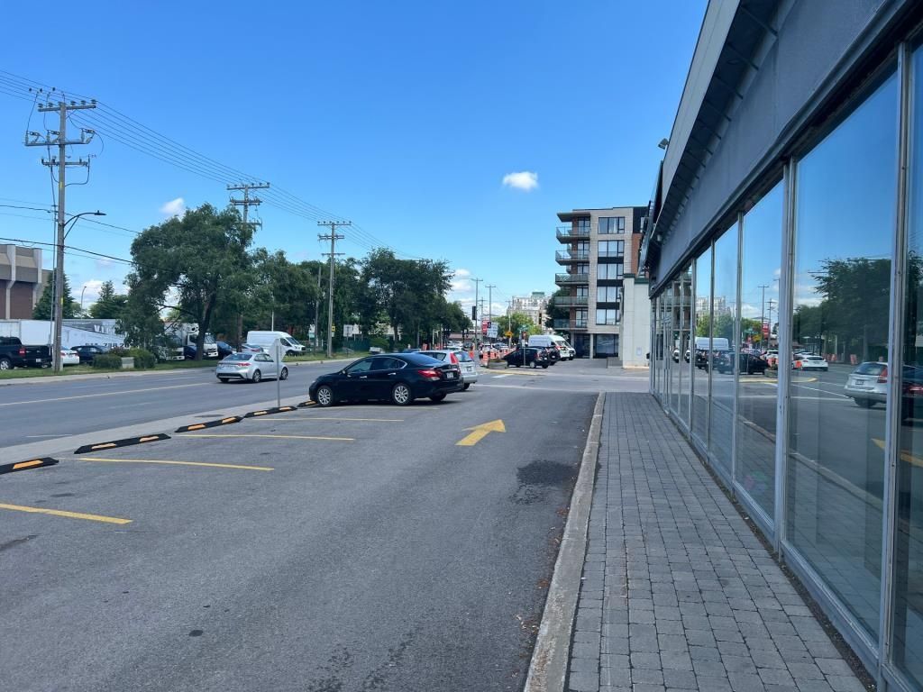 3,400 sqft Prime Location on Jean-Talon East St-Leonard
