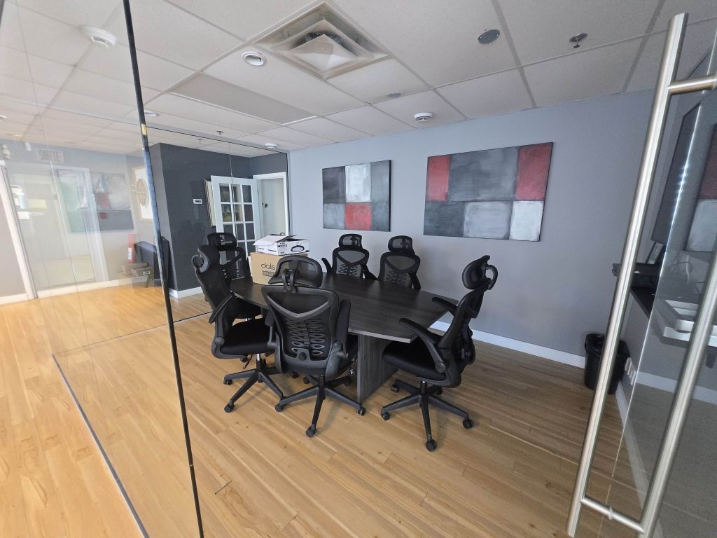 Bureau  louer 1400 pc au rdc Brossard