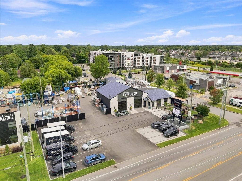 Commercial/office building for sale
