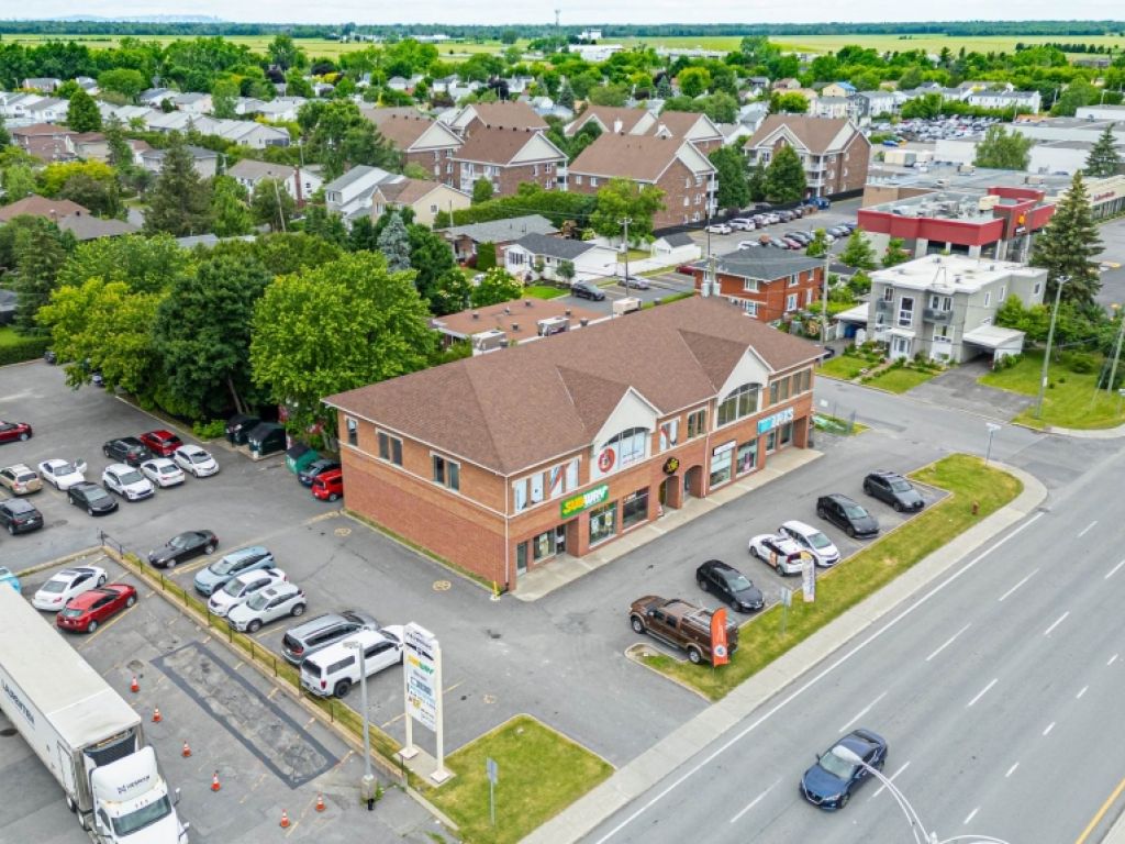 Office for rent - 1000 to 3000 sqft - Sought-after area in Chambly