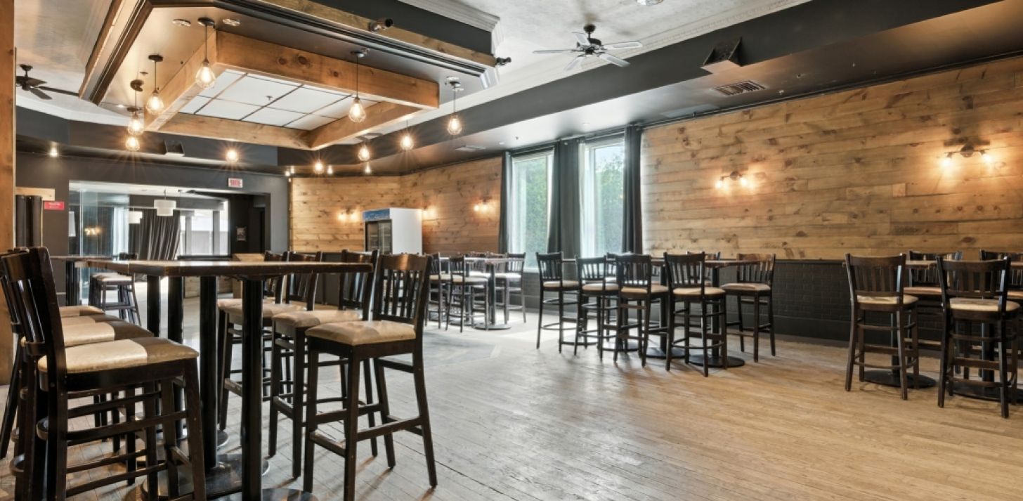 COMMERCIAL SPACE FOR RENT � LAVAL - For Rent