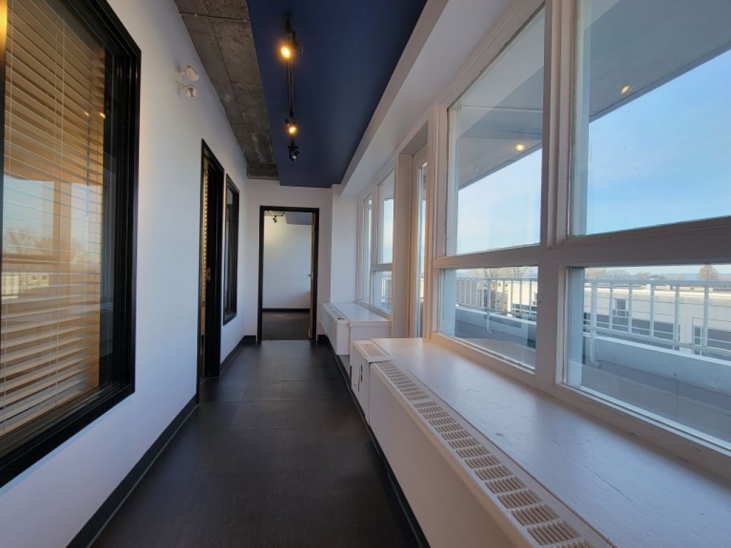 Local 304A - 917 Monseigneur-Grandin