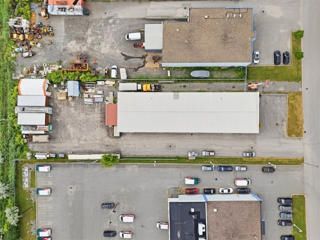 Industrial building for sale