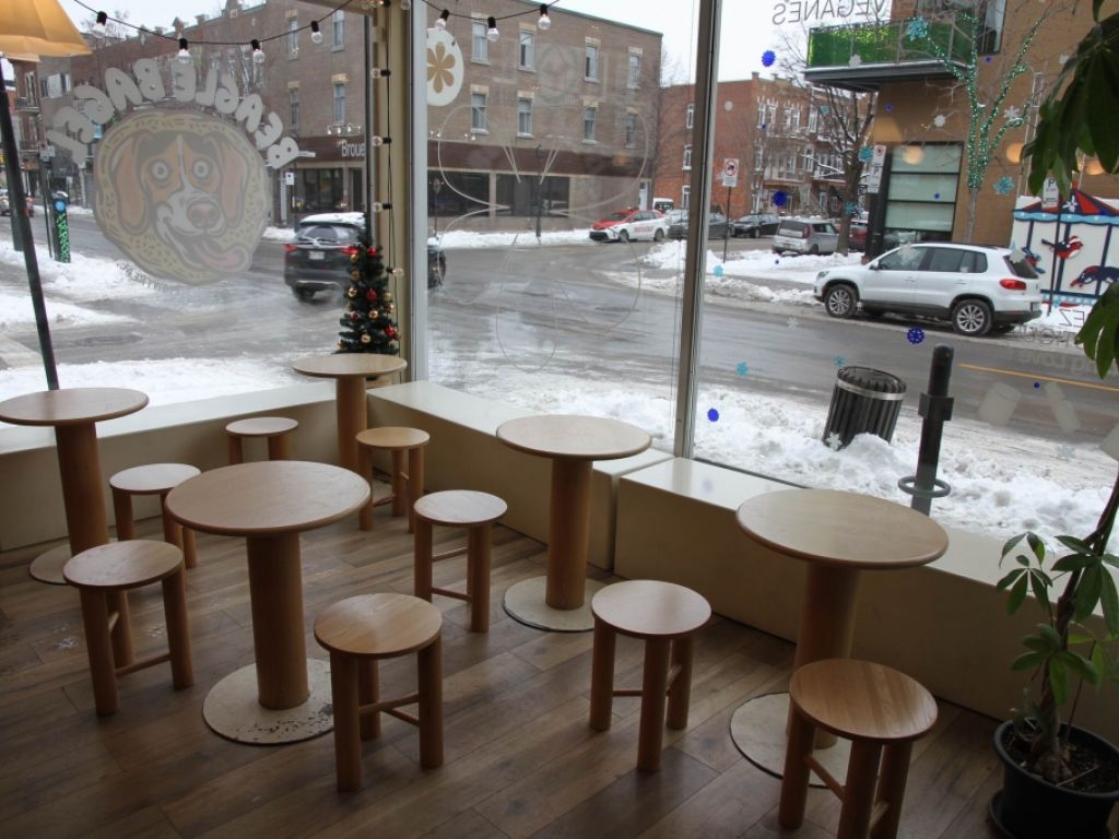 Charmant Caf  vendre Av. Mont-Royal Montral