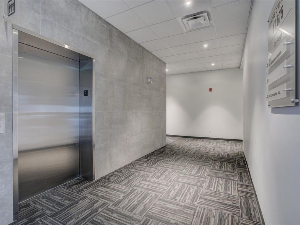 Bureau � louer � 17675 Rue Charles, local 202A-B, Mirabel