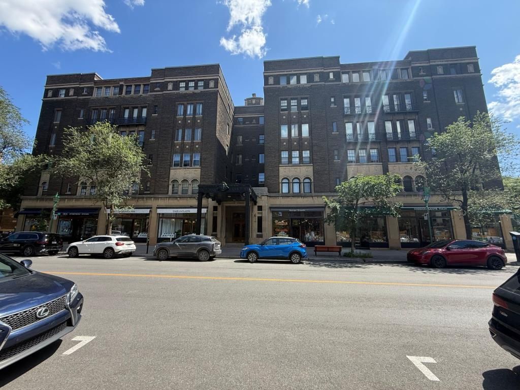 Condo commercial 742 pc au RDC + sous-sol Outremont