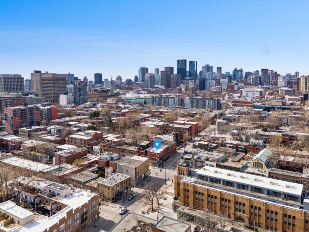 2663 sq. ft. Exceptional Visibility Ville-Marie Mtl