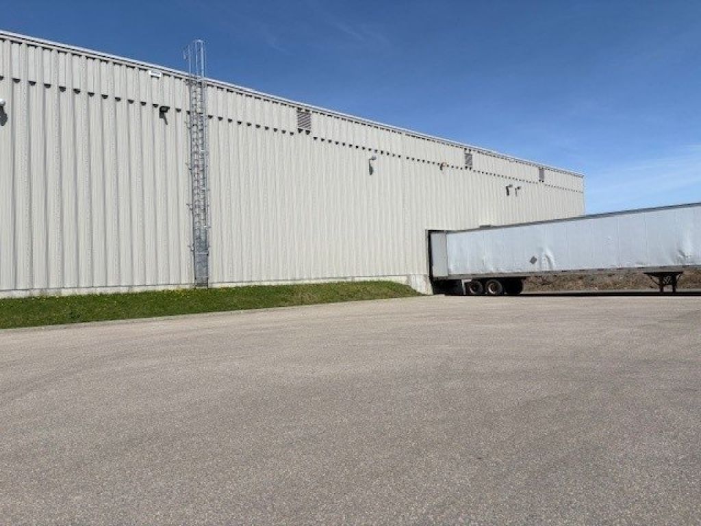 Office, showroom and warehouse