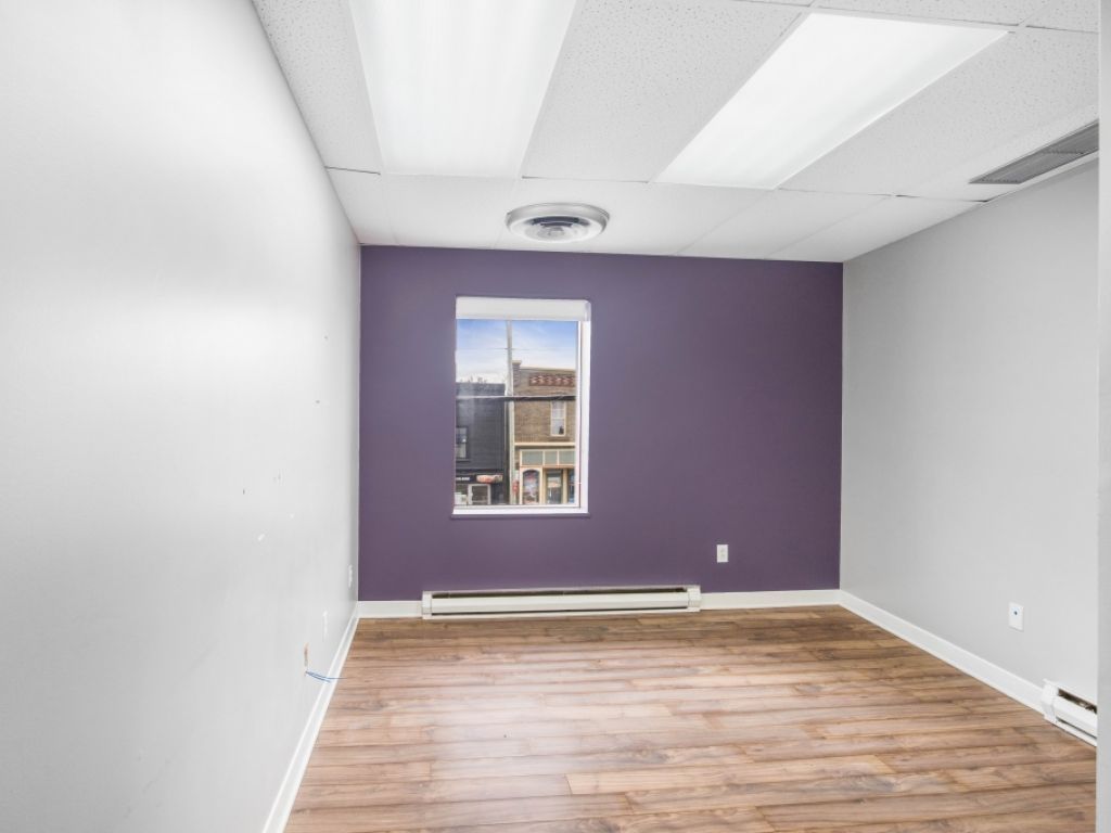 Building for sale or office for rent Downtown St-Jerome