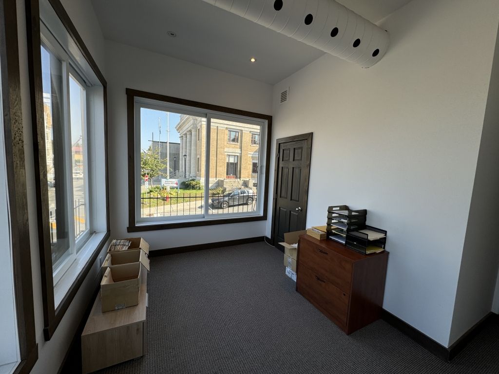 All-inclusive commercial office for rent 