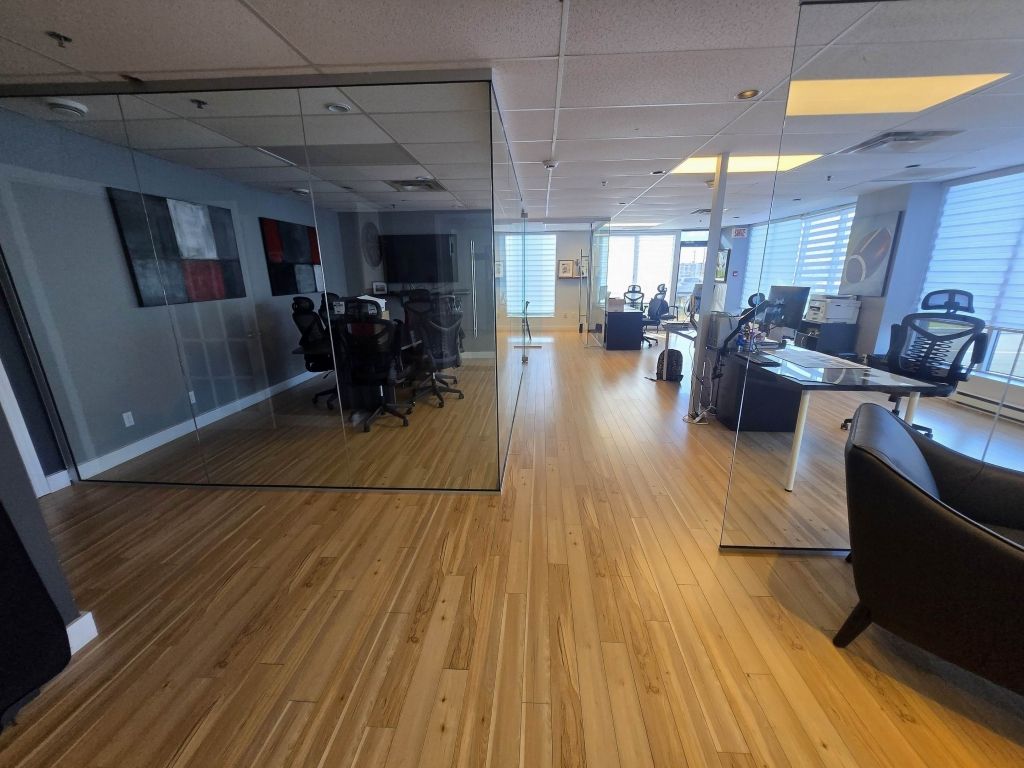 Bureau  louer 1400 pc au rdc Brossard