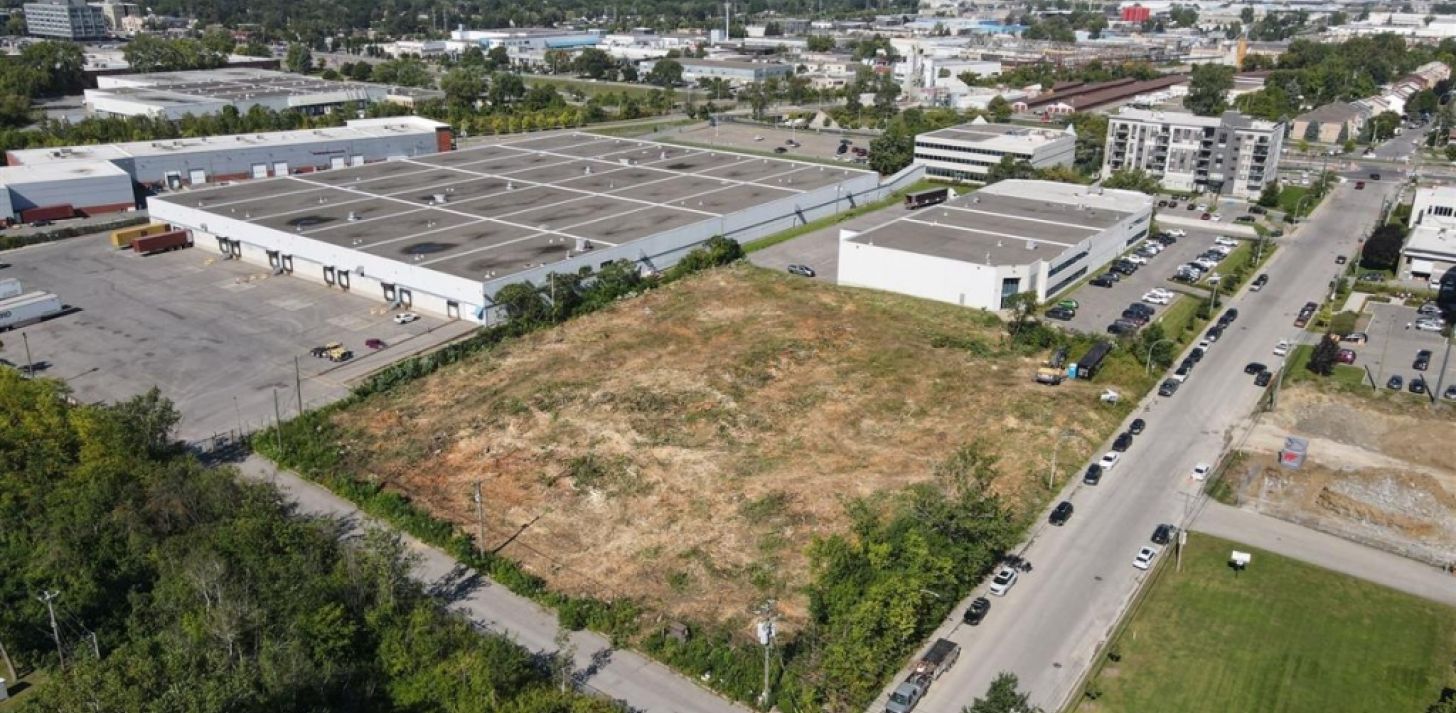 Condo industriel &agrave; vendre � 330 $/pi&sup2; - &Agrave; vendre