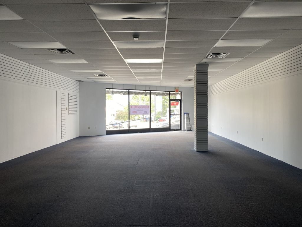 SPACE FOR RENT |1 740 SF | Paul-Desruisseaux, Sherbrooke