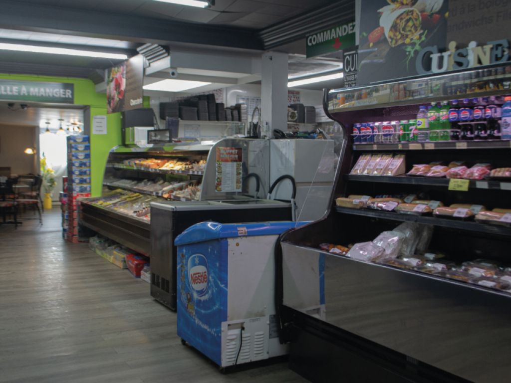 Well-established grocery store with a strong local clientele � Saint-Th�ophile