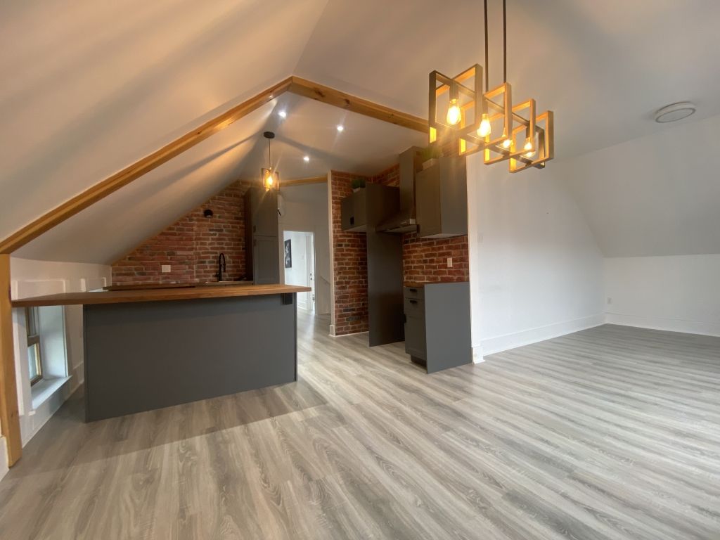 Local commercial-bureaux rnovs  louer au coeur de Sutton 