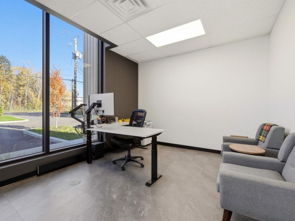 B�tisse industrielle � 12770 Rue du Parc, Mirabel
