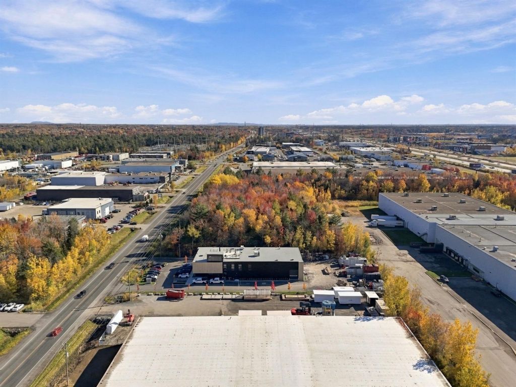 B�tisse industrielle � 12770 Rue du Parc, Mirabel