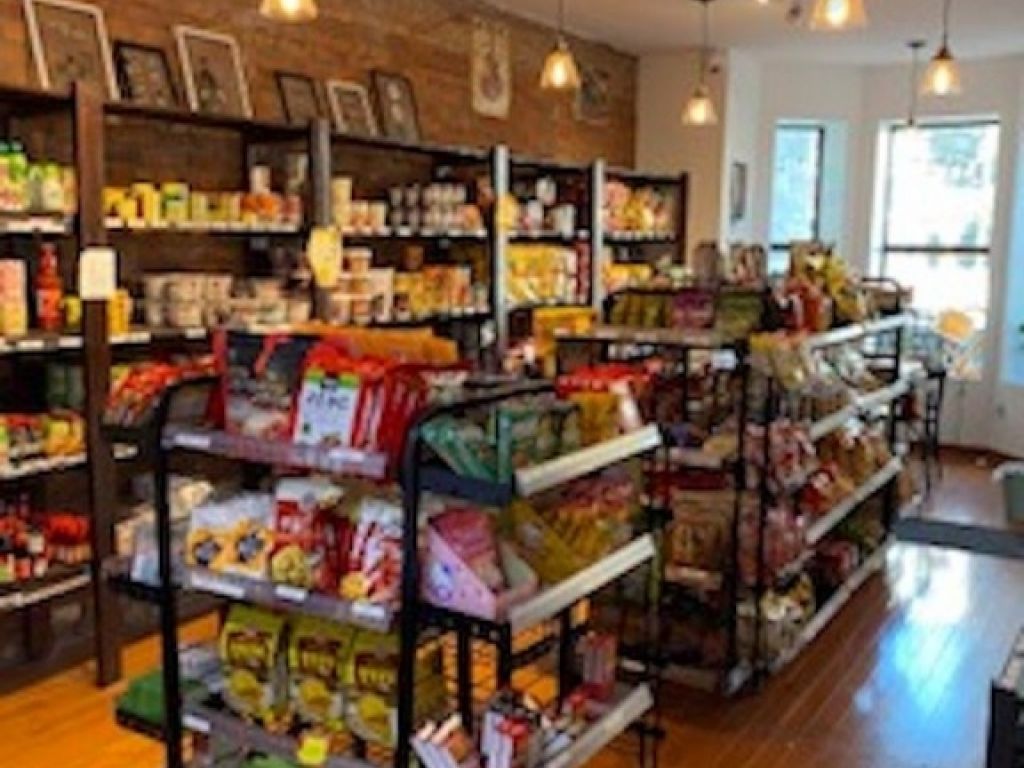 Grocery store + alcohol and restaurant license Plateau-Mont-Royal