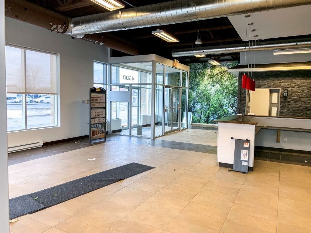 Spacious, recently renovated commercial space