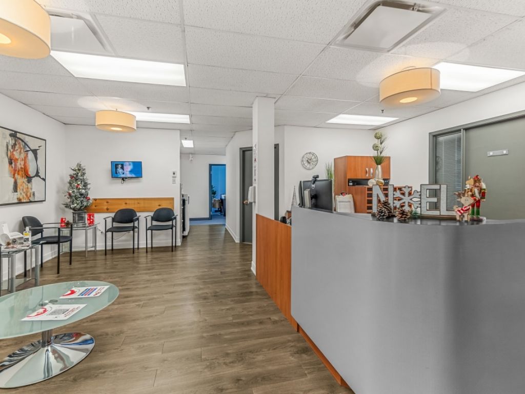 SAINTE-FOY  PLAZA LAVAL