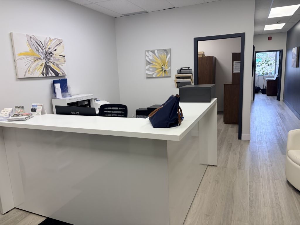 Office fon rent ins downtown Sahawinigan