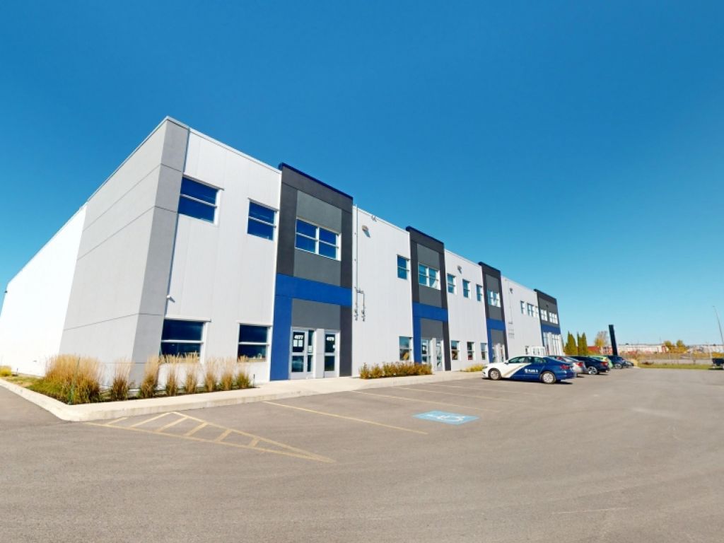 Industrial space for lease - 5 577 to 12 069 sq ft - Boisbriand