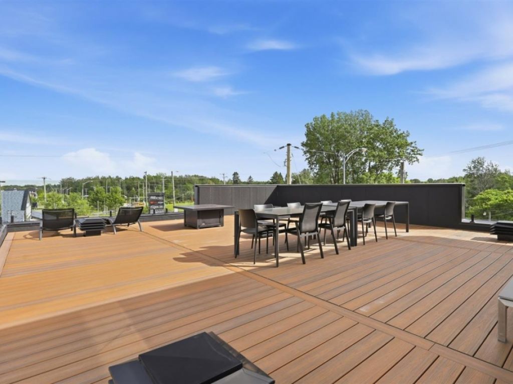 B�tisse commerciale/Bureau � vendre